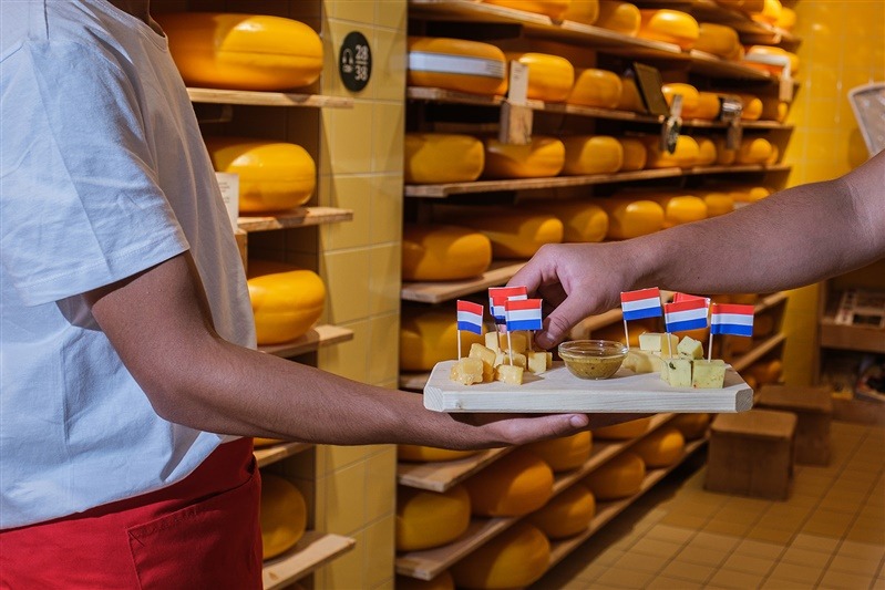 Waar proef je de traditionele smaak van Gouda rond de Markt?